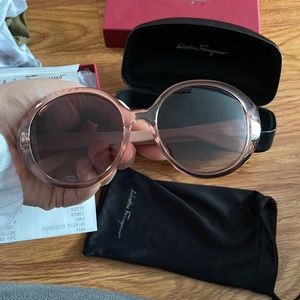 Nude/dusty pink Salvatore ferragamo sunnies